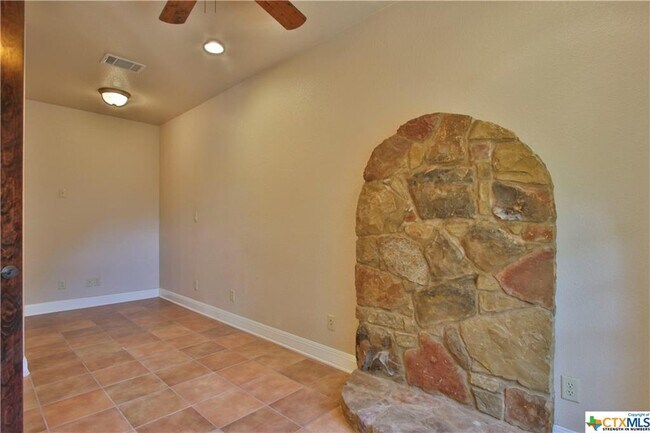 Building Photo - 2623 Kangaroo Ct