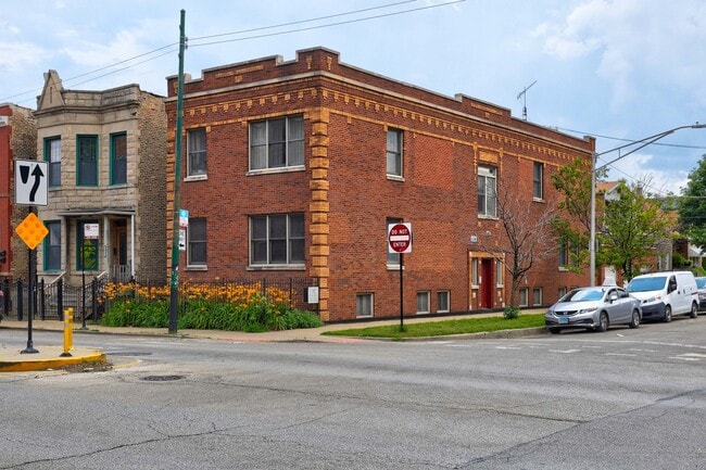 Building Photo - 2751 N Campbell Ave
