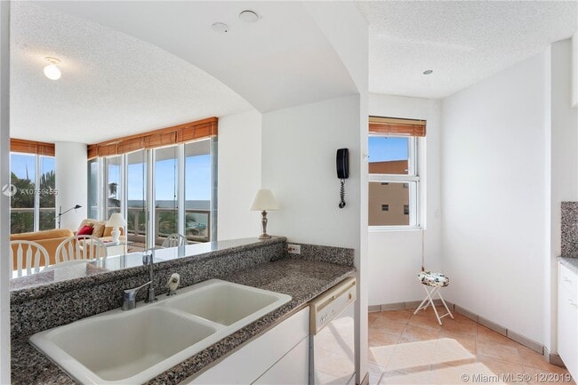 Building Photo - 4201 Collins Ave