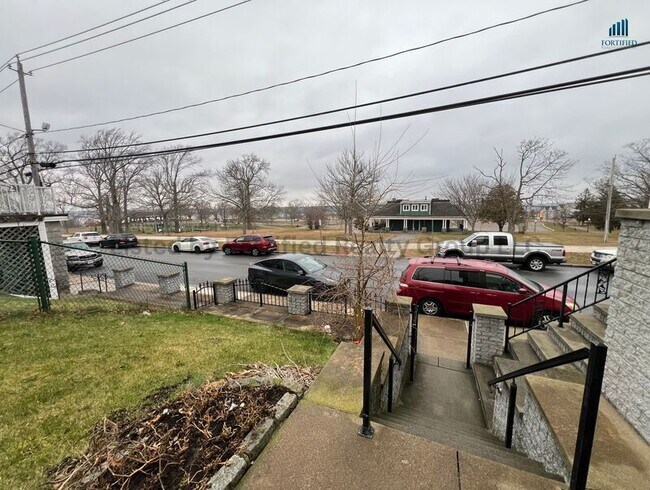 Building Photo - 455 Middle St