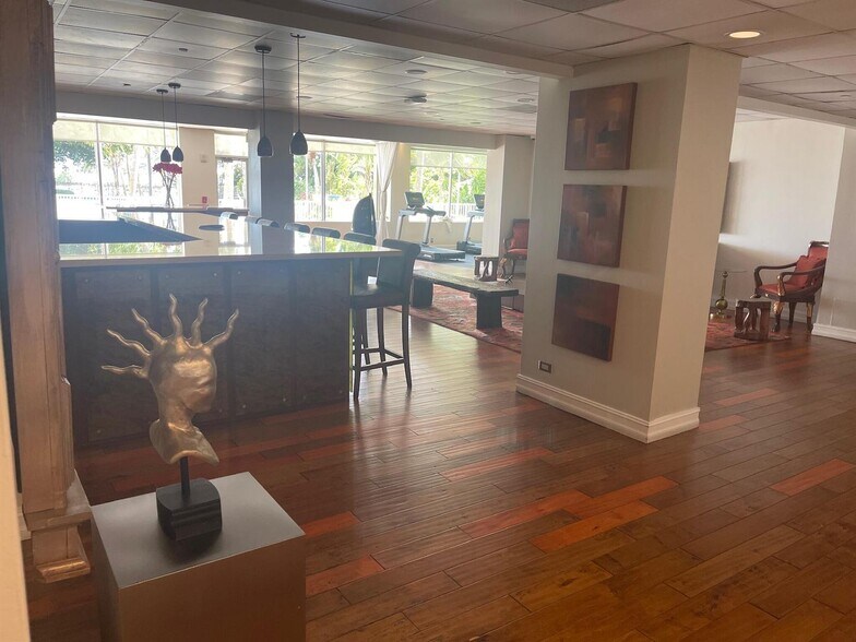 Building Photo - 2451 Brickell Ave