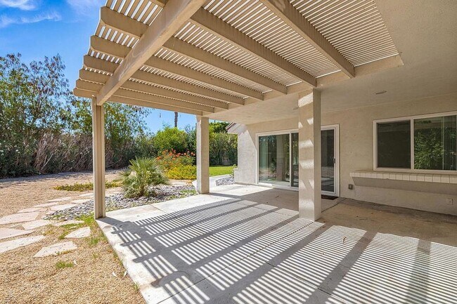 Building Photo - 43520 Via Magellan Dr