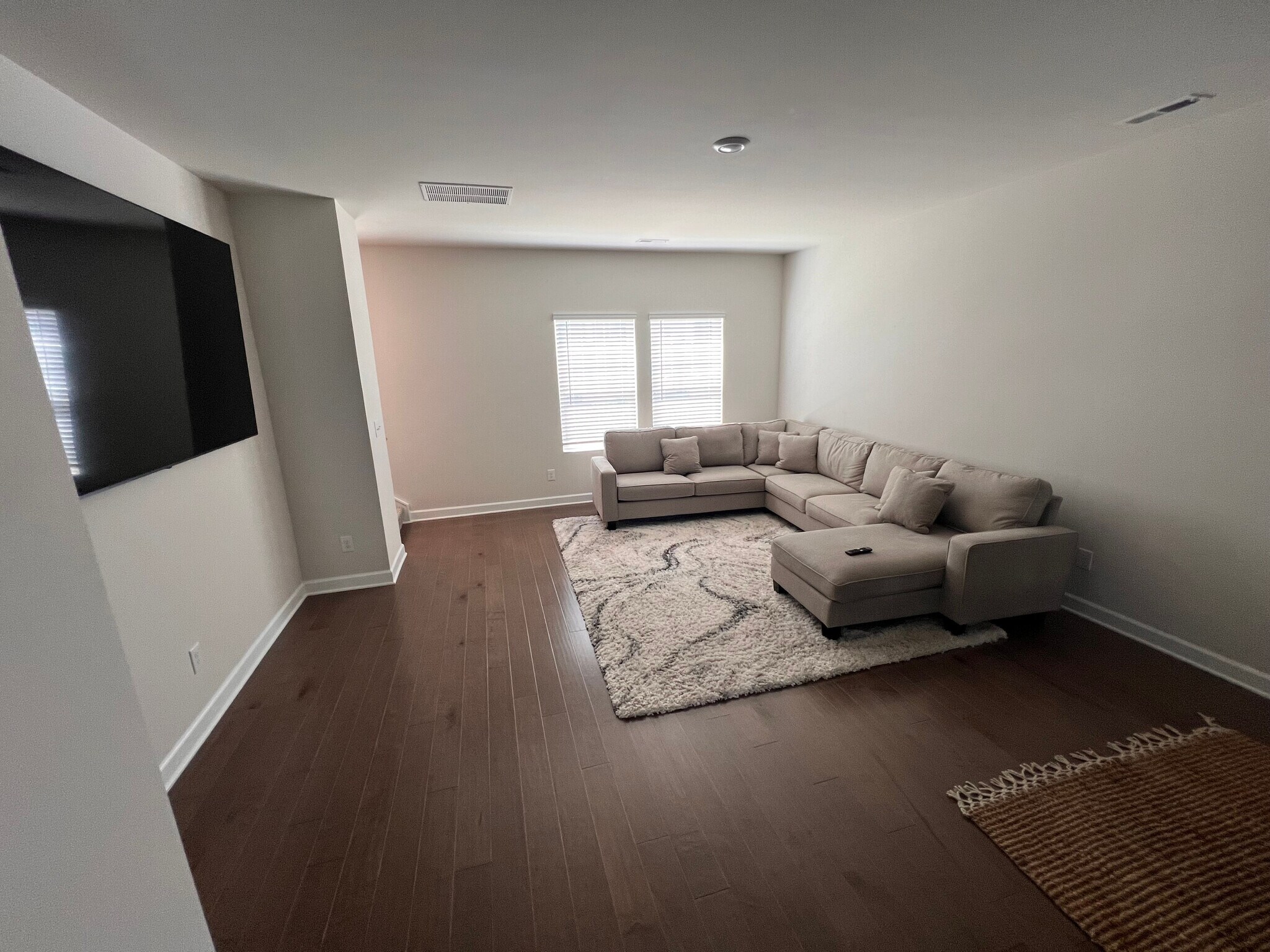 Building Photo - Room in Townhome on Memorial Pkwy