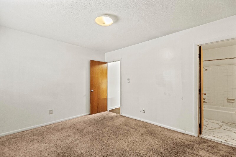 Building Photo - 224 Zack Cir