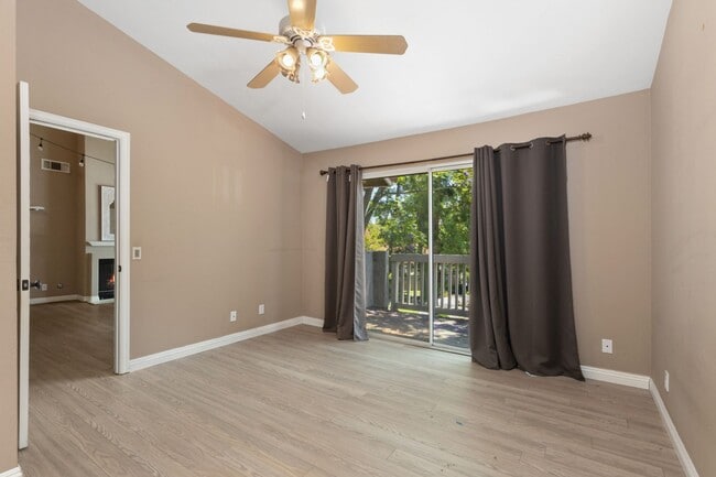 Building Photo - Spacious 2 Bedroom with Loft!