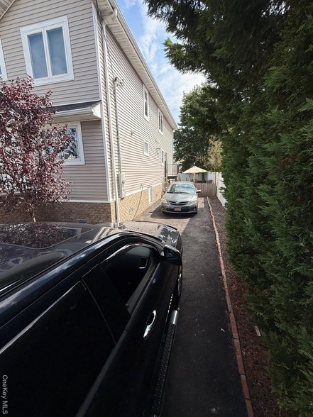 Building Photo - 46 Lincoln Pl