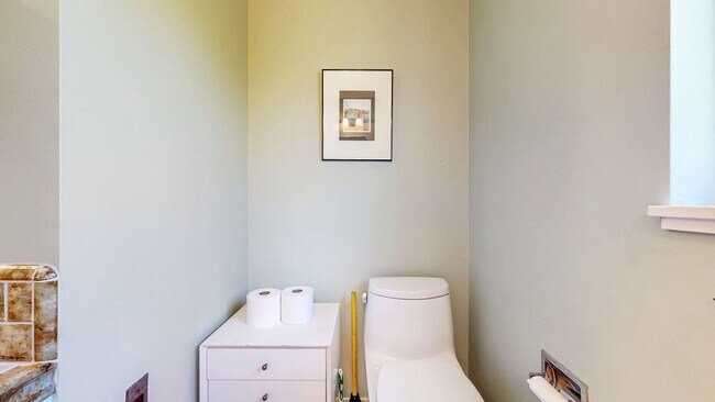 Building Photo - 4560 Sullivan Ct