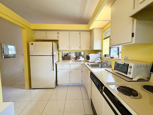 Building Photo - 8279 Summerbreeze Ln