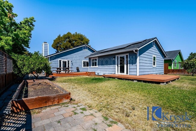 Building Photo - 530 N Regatta Dr