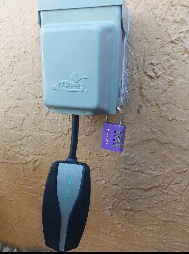 Building Photo - 5770 NW 191st Terrace