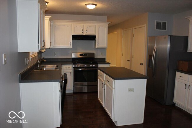 Building Photo - 12117 Royalwood Ct