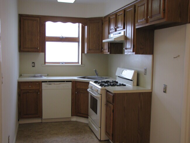 Building Photo - 31 70th St