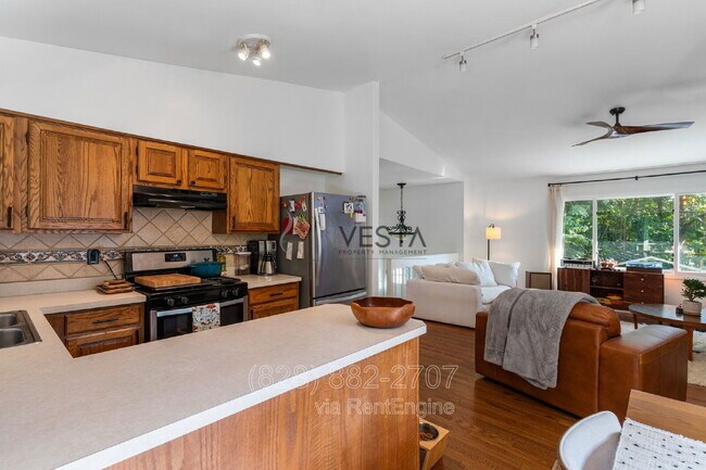 Building Photo - 12 Wood Rd