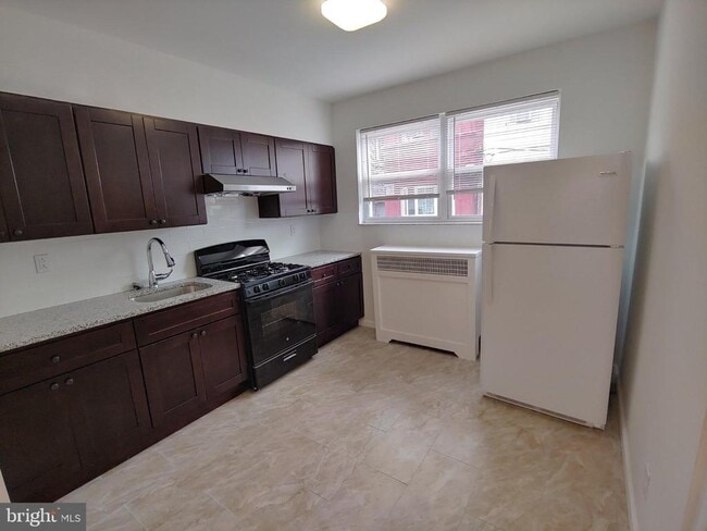 Building Photo - 2847 S Sheridan St