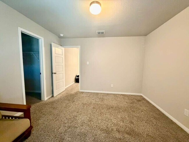 Building Photo - Like-New 4 Bedroom Home in Growing Community – Move-In Ready!