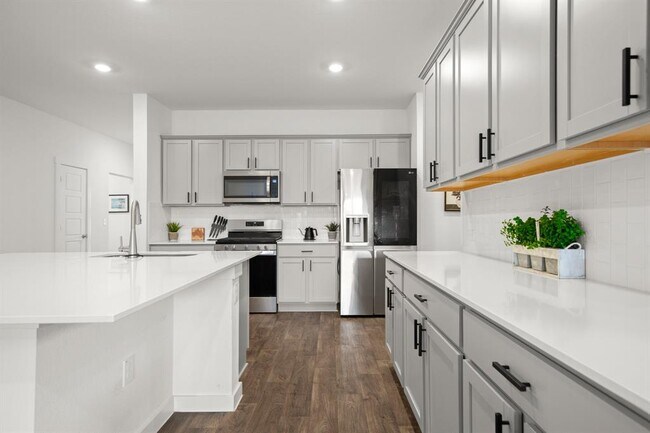 Building Photo - 3024 Egan Dr