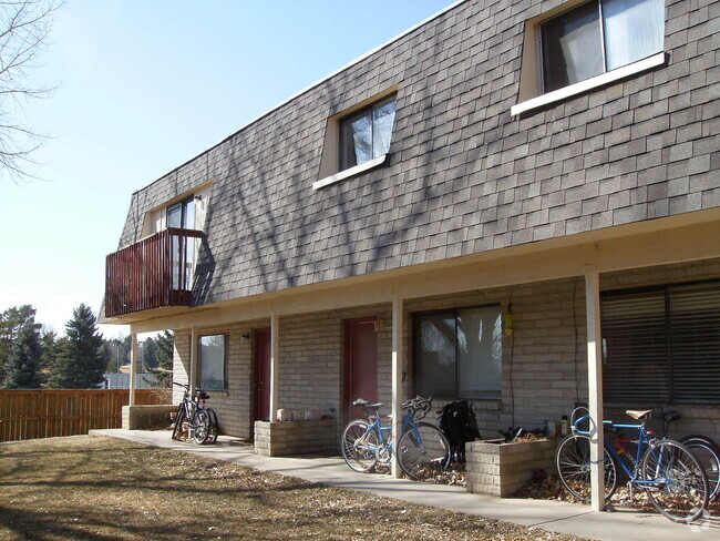 Building Photo - 1701 Erin Ct