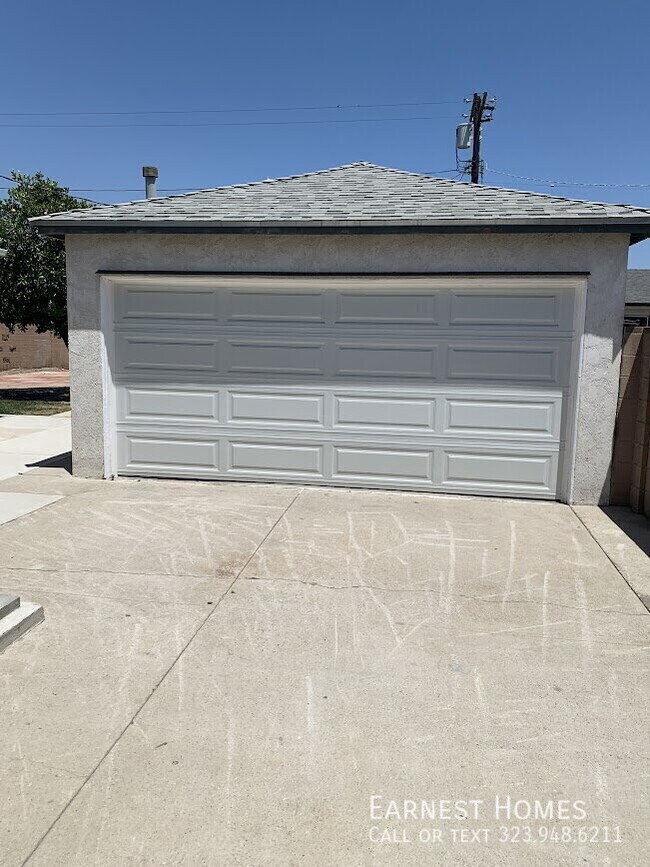 Building Photo - 8228 Laurelgrove Ave
