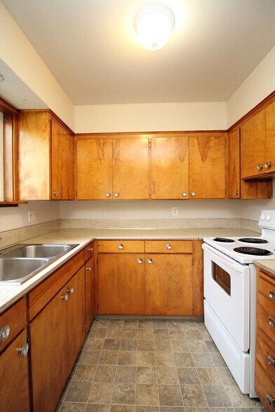 Building Photo - 1630-1632 NE 81ST AVE