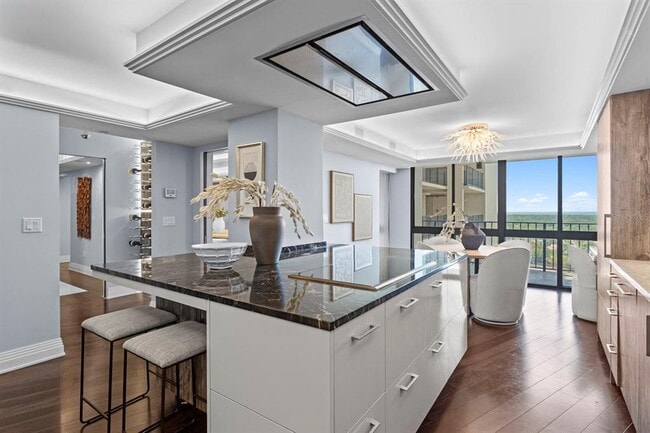 Building Photo - 3301 Bayshore Blvd