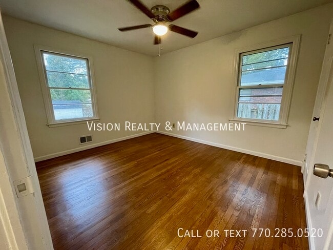 Building Photo - 6328 Oakview Ln