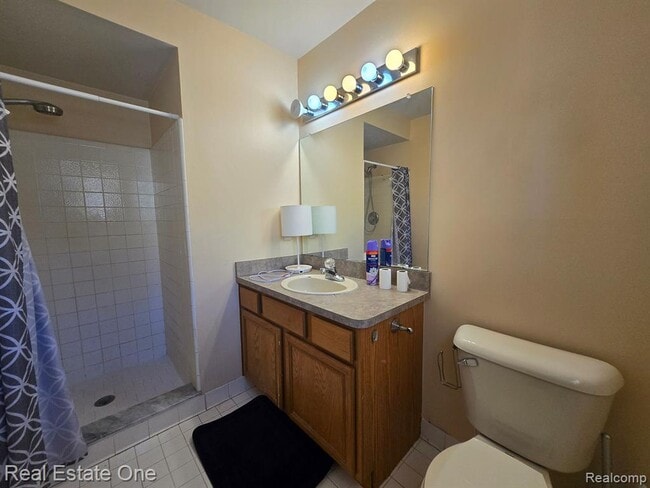 Building Photo - 42510 Pinehurst Dr