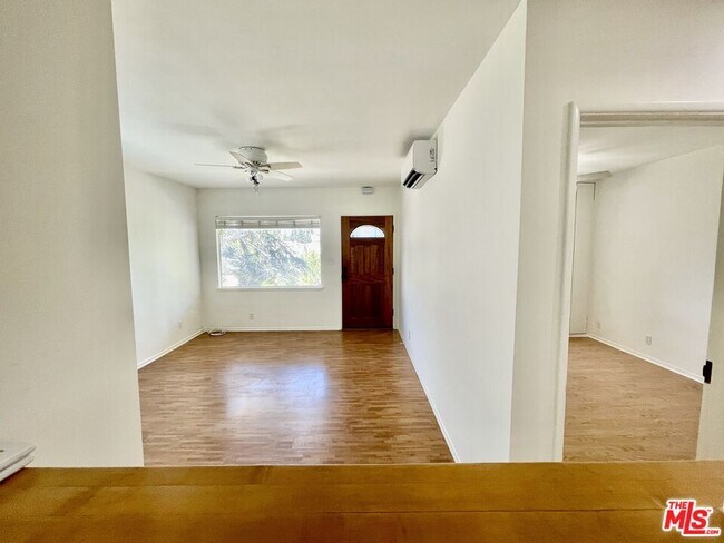 Building Photo - 3227 Bennett Dr