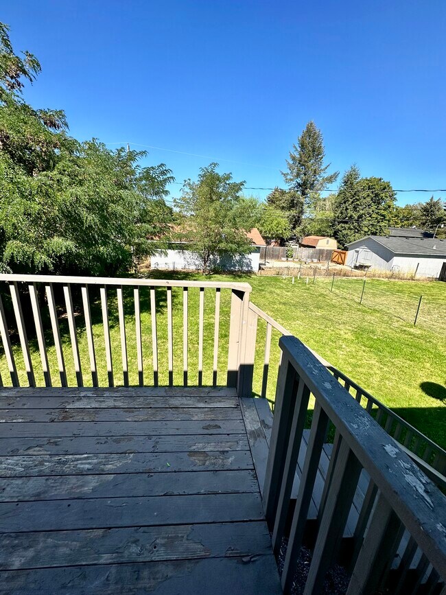 Deck - 13409 E 8th Ave