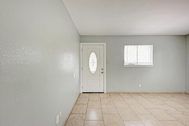 Building Photo - 4701 Bandera Rd