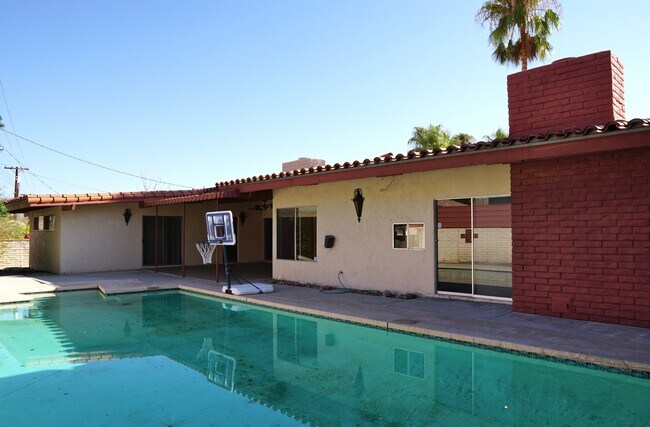 Building Photo - 53815 Avenida Carranza