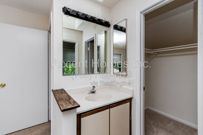 Building Photo - 5404 Barrister Pl