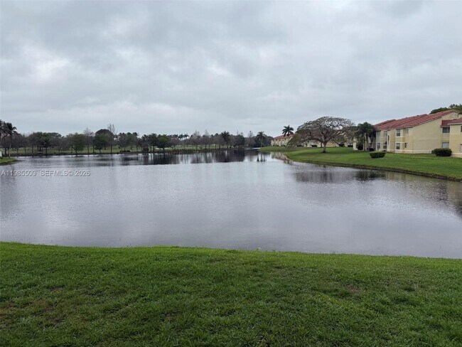 Building Photo - 731 Vista Isles Dr