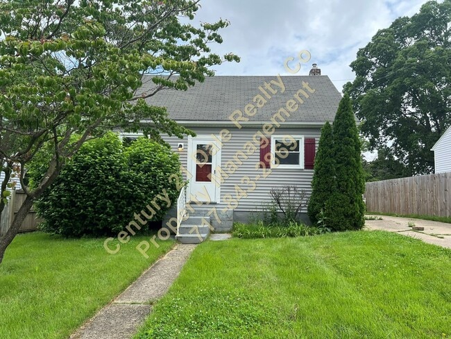 Primary Photo - 3 BR, 1.5 baths in Central School District