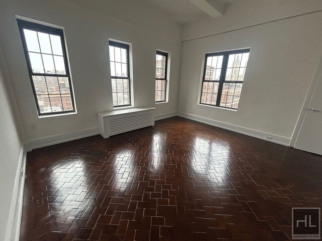 Building Photo - 160 W 73rd St