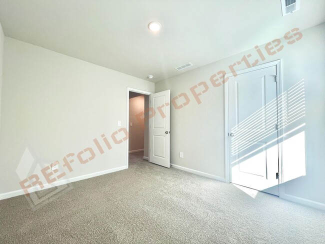 Building Photo - Brand new 4 Bedroom, 3 Bathroom, Spacious Loft, Attached 2 Car Garage and Backyard in Oak Manor, ...