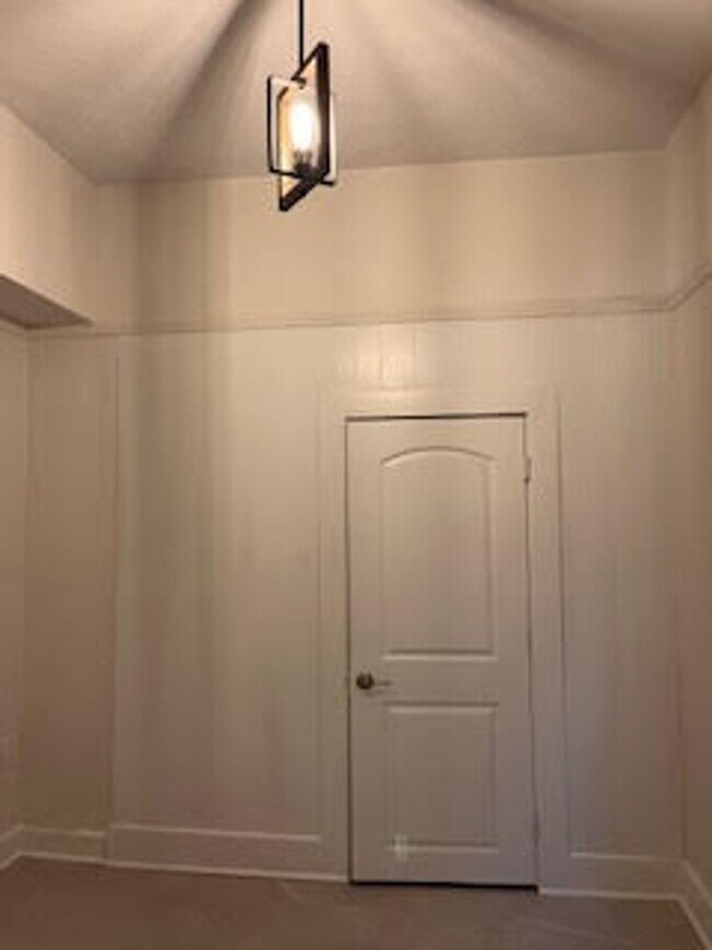 Building Photo - Just minutes away from IUPUI's campus and downtown,