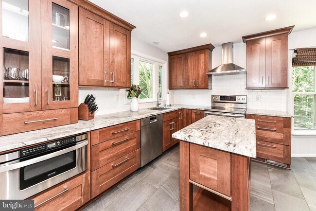 Building Photo - 12696 Kettering Dr