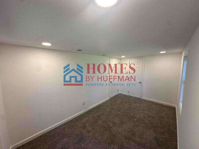 Building Photo - Two Bedroom House | Completely Updated | Move In Special