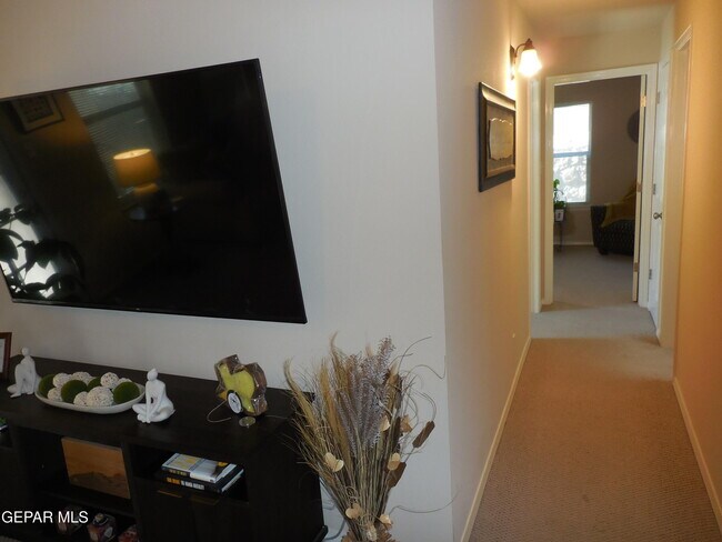 Building Photo - 12572 Paseo Lindo Dr