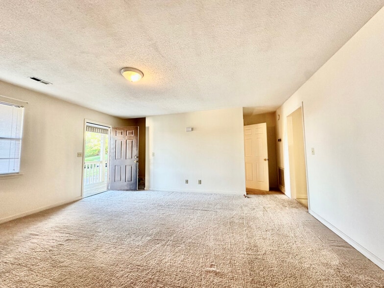 Primary Photo - 338 Old Gray Station Rd