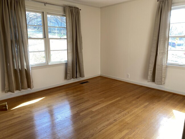 Building Photo - 411 Brown Ave NW