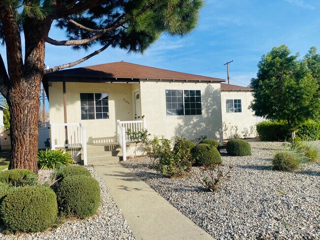 Building Photo - 6004 Lindley Ave