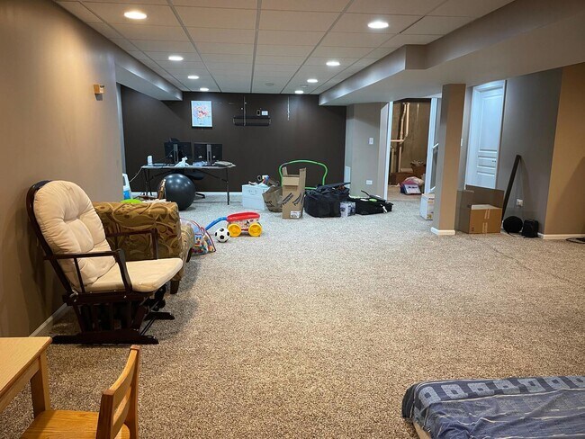 Building Photo - 159 Chapin Way