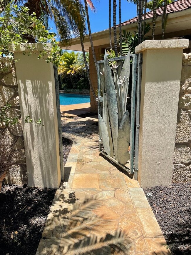 Building Photo - SOUTH MAUI BEAUTIFUL HOME WITH POOL IN MOANA ESTATES --