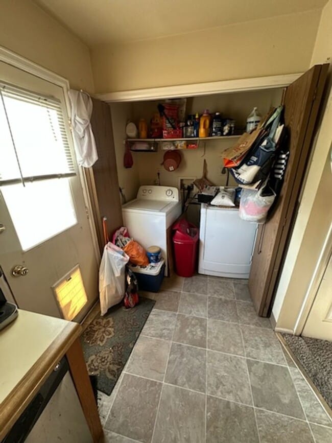 Building Photo - North Central Fort Collins - Lovely 2 Bedr...