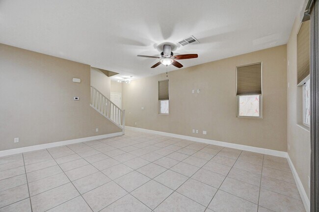 Building Photo - Beautiful 3BR Toscana Home