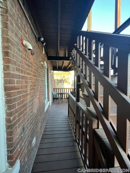 Building Photo - 1056 Cambridge St