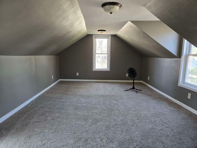 Building Photo - 1211 Garfield Ave