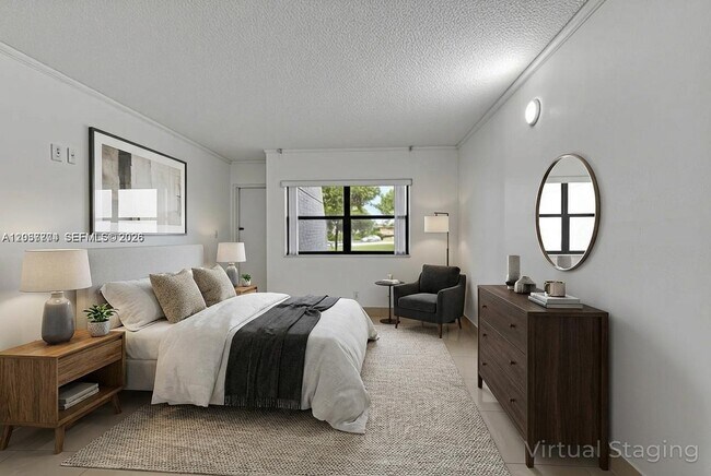 Building Photo - 200 Lakeview Dr