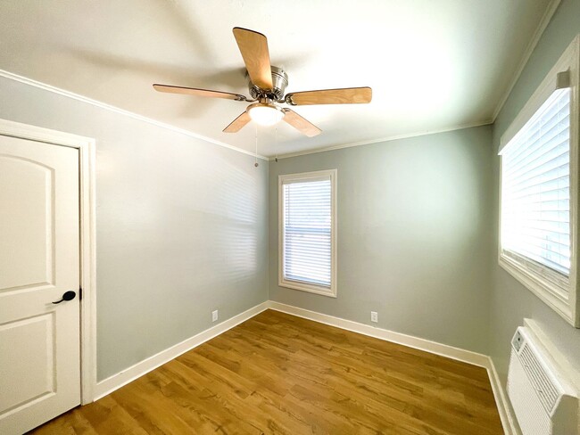 Building Photo - 5250 Whispering Creek Dr